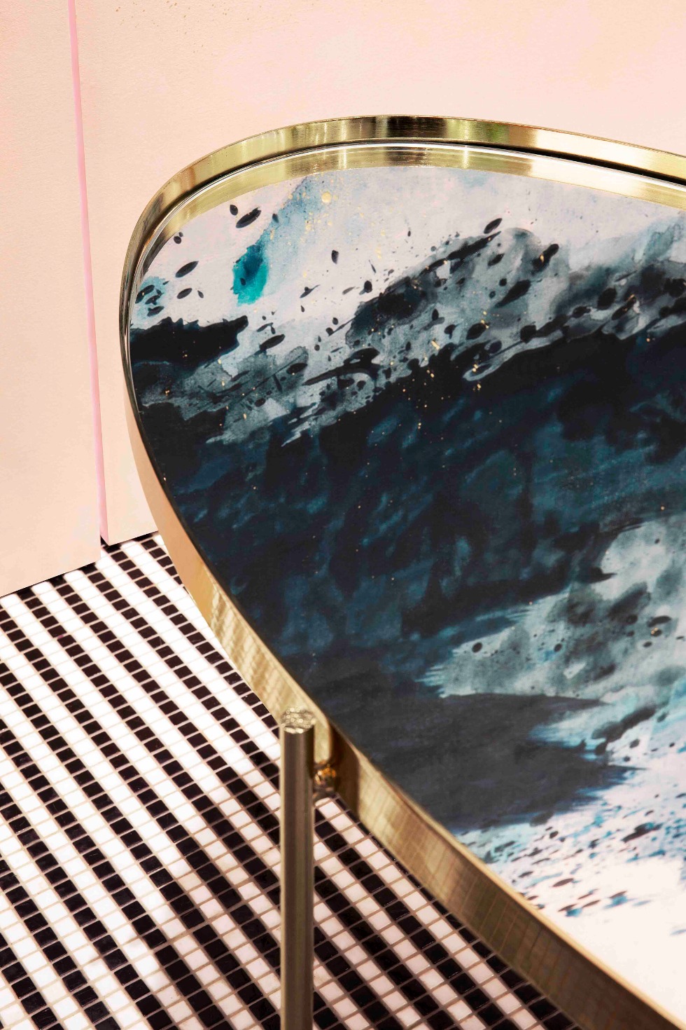 décor vague d'encre desolee papa beauty concept store
